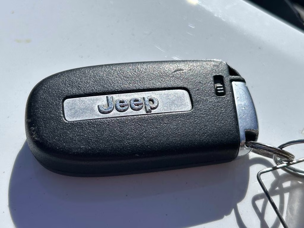 2022 Bright White Clearcoat Jeep Grand Cherokee WK Laredo X 4X4 SUV