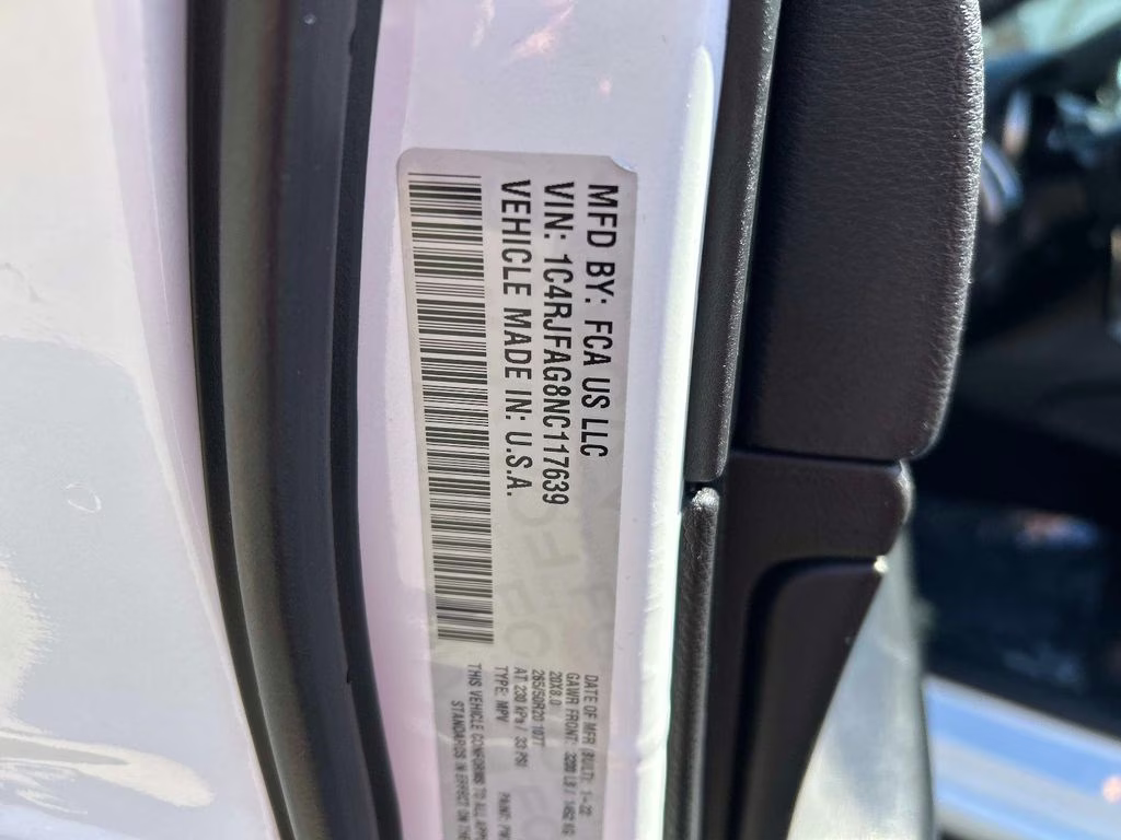 2022 Bright White Clearcoat Jeep Grand Cherokee WK Laredo X 4X4 SUV