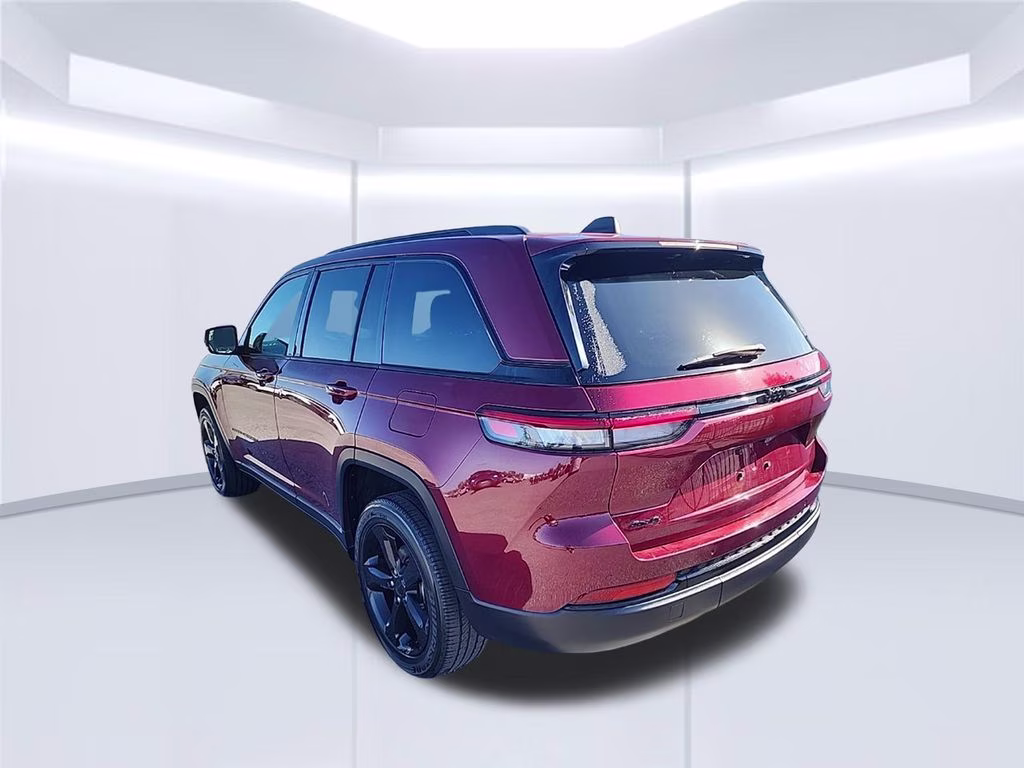 2023 Velvet Red Pearlcoat Jeep Grand Cherokee Altitude X 4X4 SUV