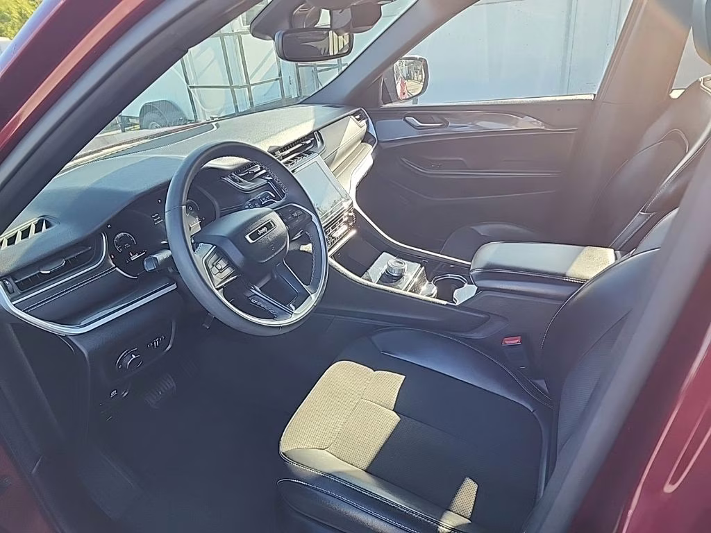 2023 Velvet Red Pearlcoat Jeep Grand Cherokee Altitude X 4X4 SUV