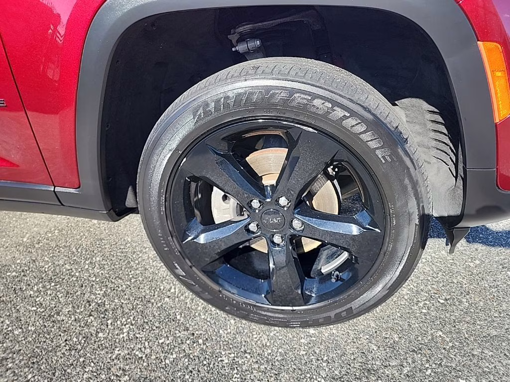 2023 Velvet Red Pearlcoat Jeep Grand Cherokee Altitude X 4X4 SUV