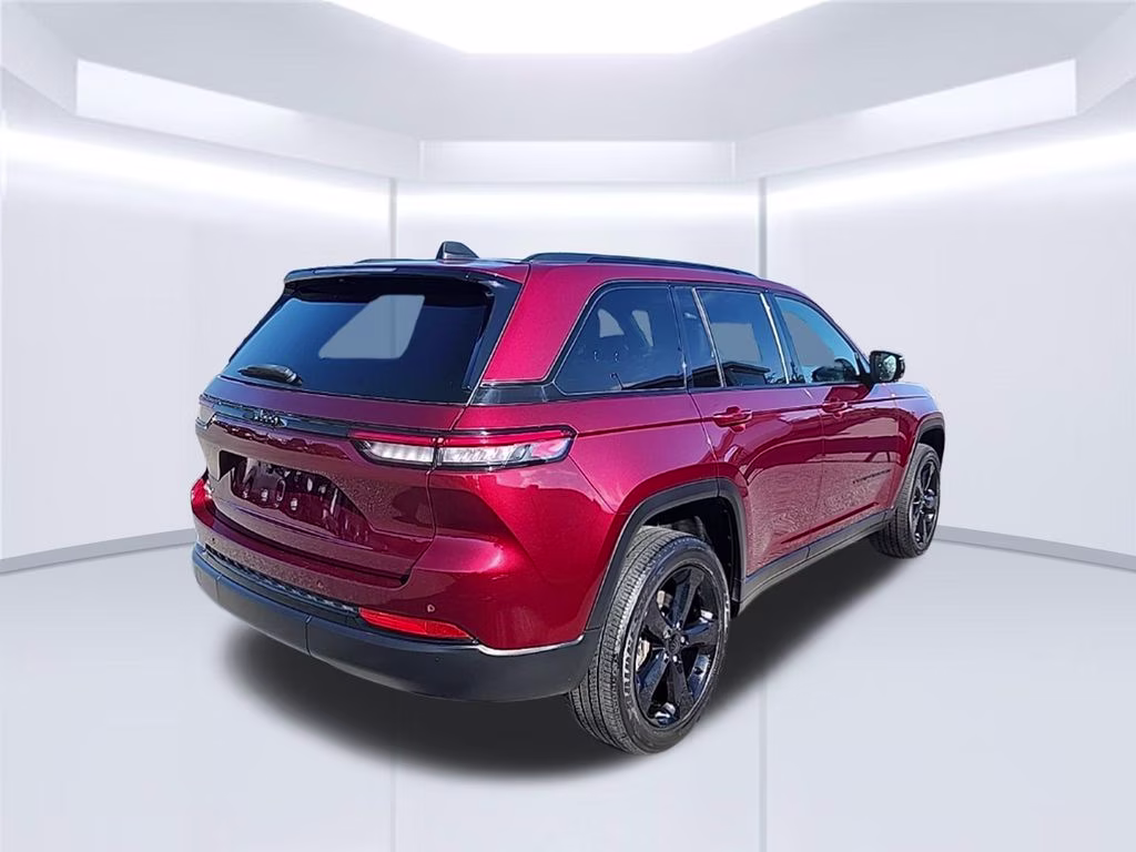 2023 Velvet Red Pearlcoat Jeep Grand Cherokee Altitude X 4X4 SUV