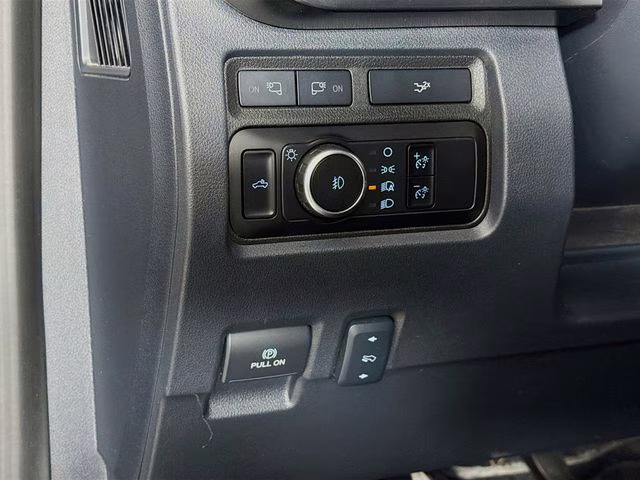 2023 Gray Metallic Ford Super Duty F-250 SRW Lariat 4X4 Truck