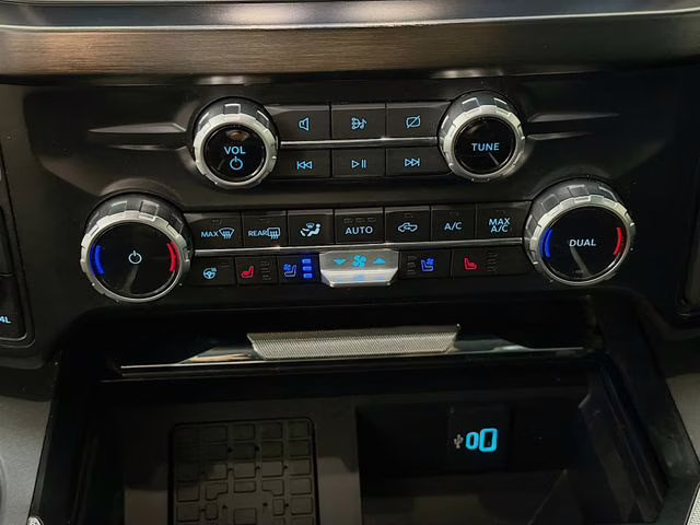 2023 Gray Metallic Ford Super Duty F-250 SRW Lariat 4X4 Truck