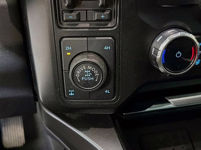 2023 Gray Metallic Ford Super Duty F-250 SRW Lariat 4X4 Truck