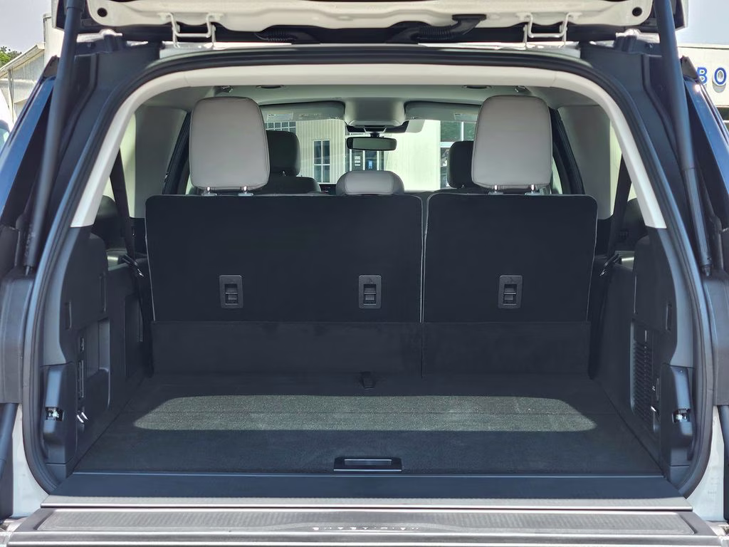 2026 Star White Metallic Tri-Coat Ford Expedition Max Active 4X4 SUV