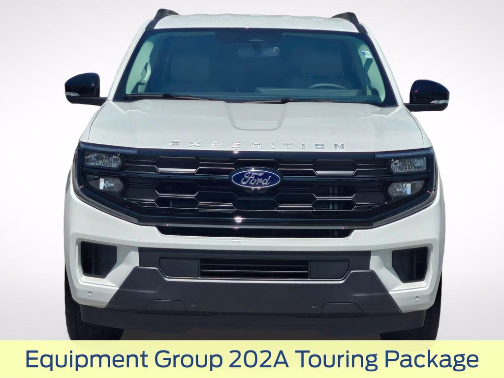 2026 Star White Metallic Tri-Coat Ford Expedition Max Active 4X4 SUV