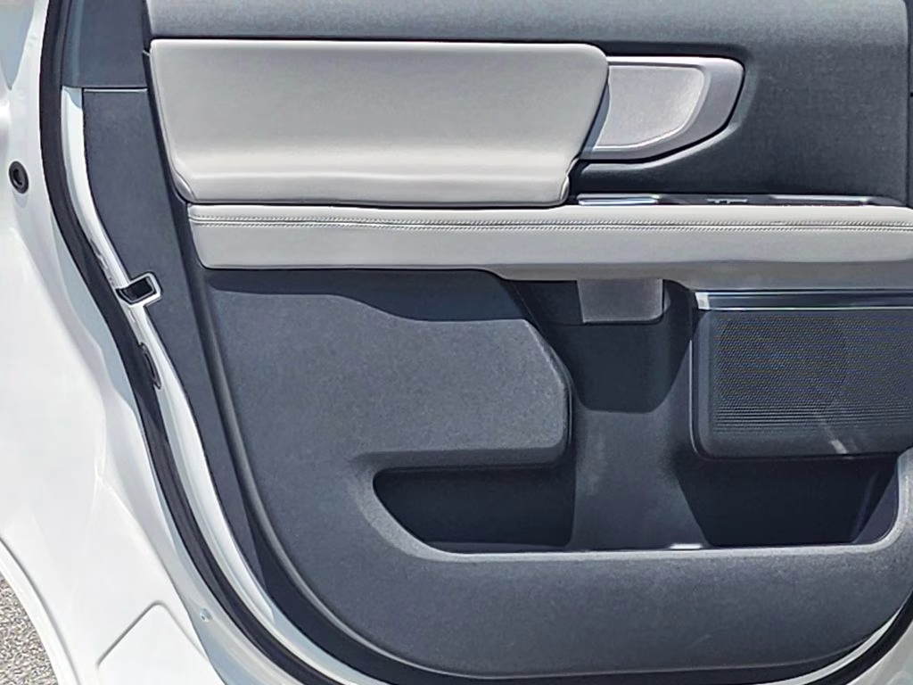 2026 Star White Metallic Tri-Coat Ford Expedition Max Active 4X4 SUV