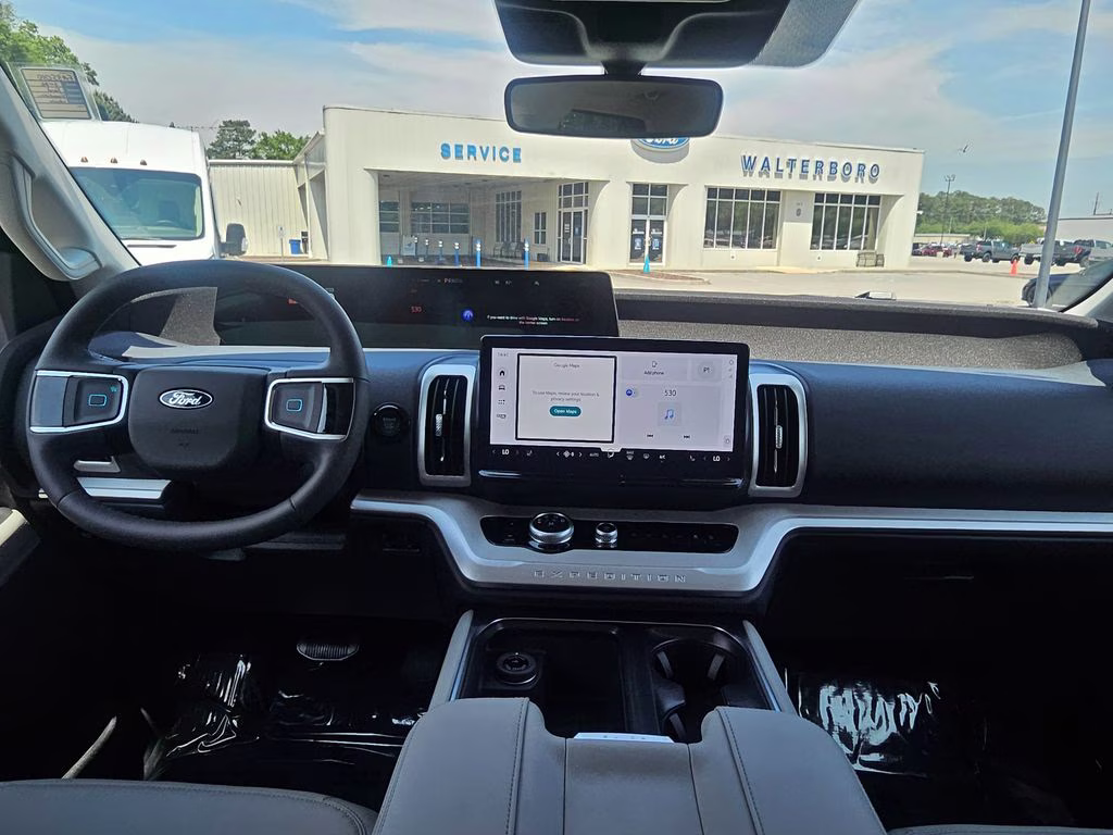 2026 Star White Metallic Tri-Coat Ford Expedition Max Active 4X4 SUV