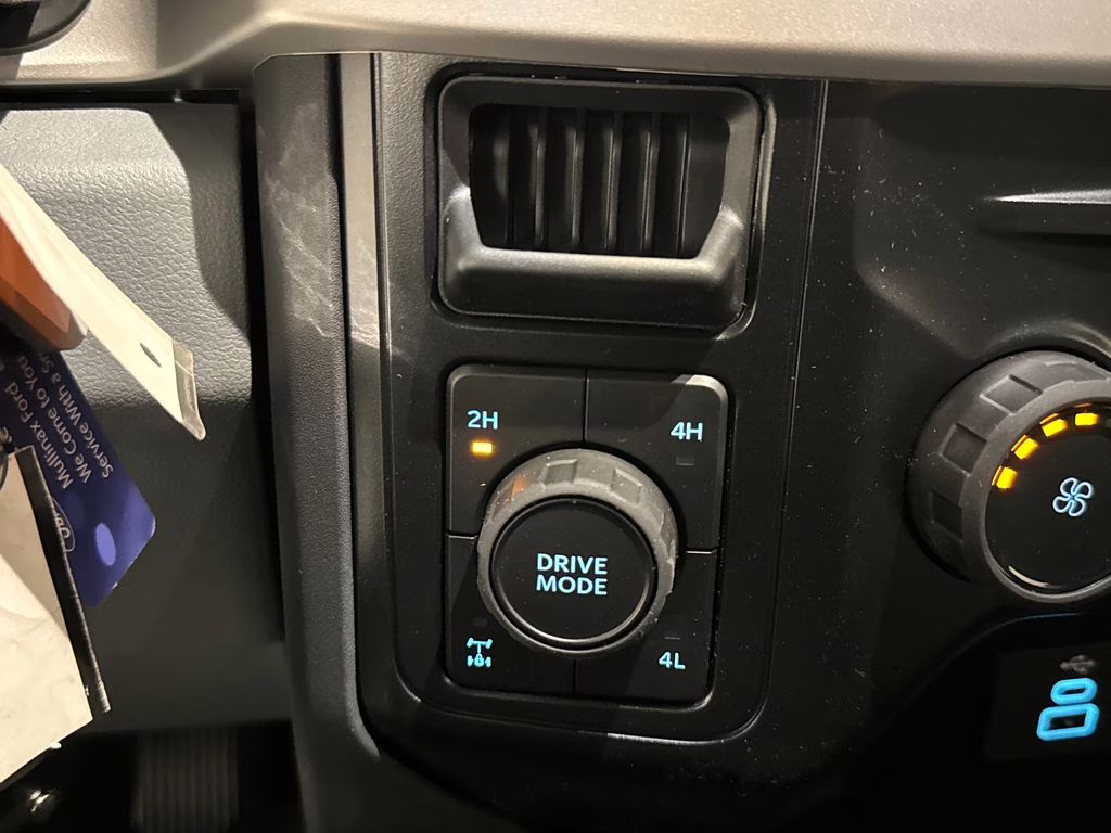 2026 Agate Black Metallic Ford Super Duty F-250 SRW STX 4X4 Truck