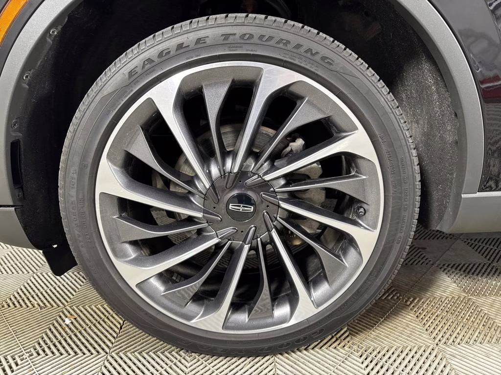 2025 Infinite Black Metallic Clearcoat Lincoln Aviator Reserve AWD SUV