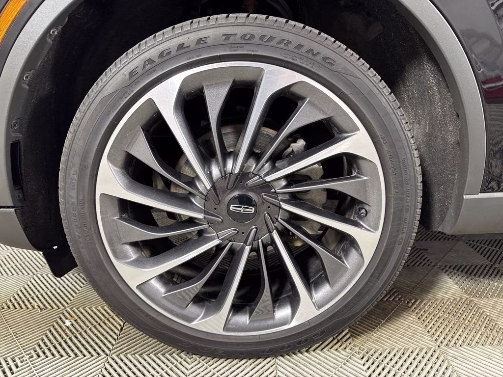 2025 Infinite Black Metallic Clearcoat Lincoln Aviator Reserve AWD SUV