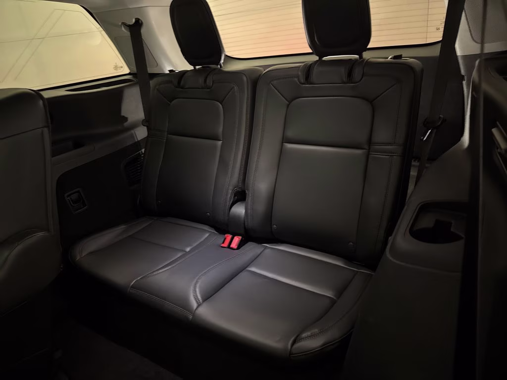 2025 Infinite Black Metallic Clearcoat Lincoln Aviator Reserve AWD SUV