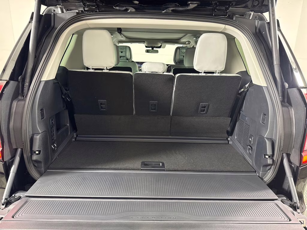 2026 Agate Black Metallic Ford Expedition Platinum 4X4 SUV