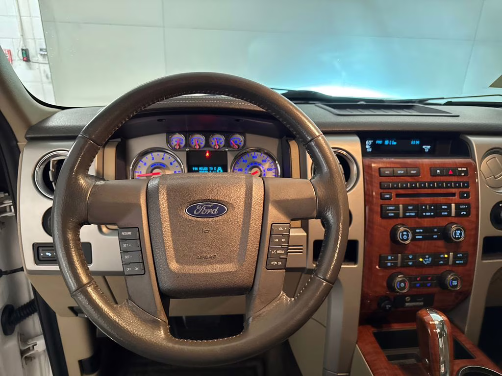 2010 Oxford White Ford F-150 Lariat RWD Truck