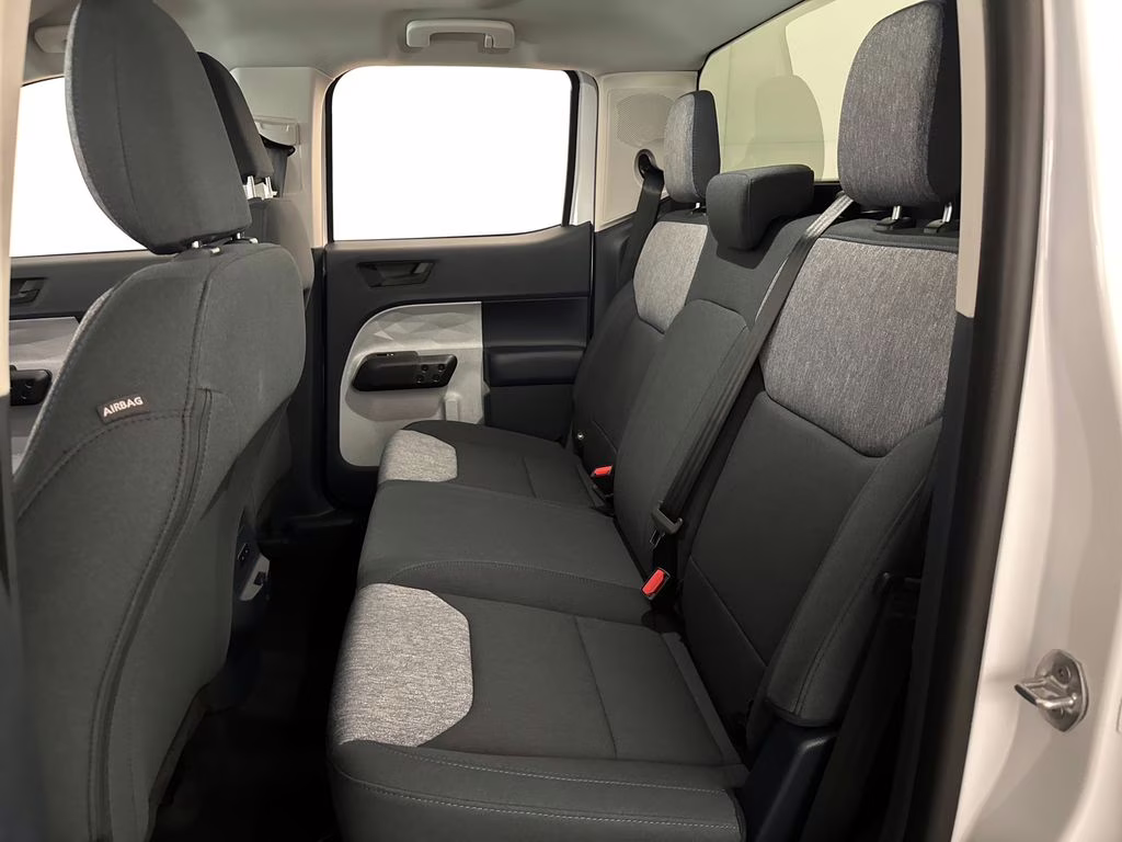 2026 Oxford White Ford Maverick XLT FWD Truck