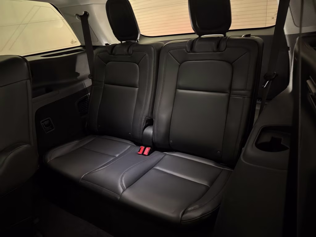 2025 Infinite Black Metallic Clearcoat Lincoln Aviator Reserve AWD SUV