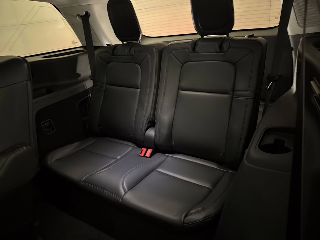 2025 Infinite Black Metallic Clearcoat Lincoln Aviator Reserve AWD SUV