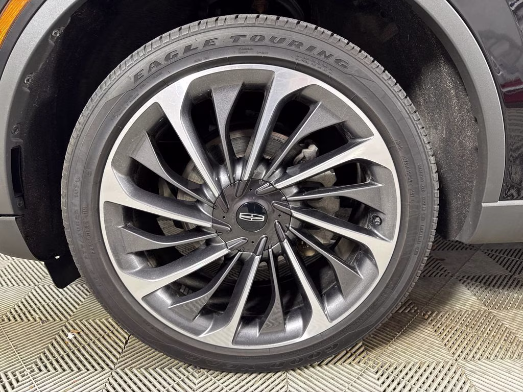 2025 Infinite Black Metallic Clearcoat Lincoln Aviator Reserve AWD SUV