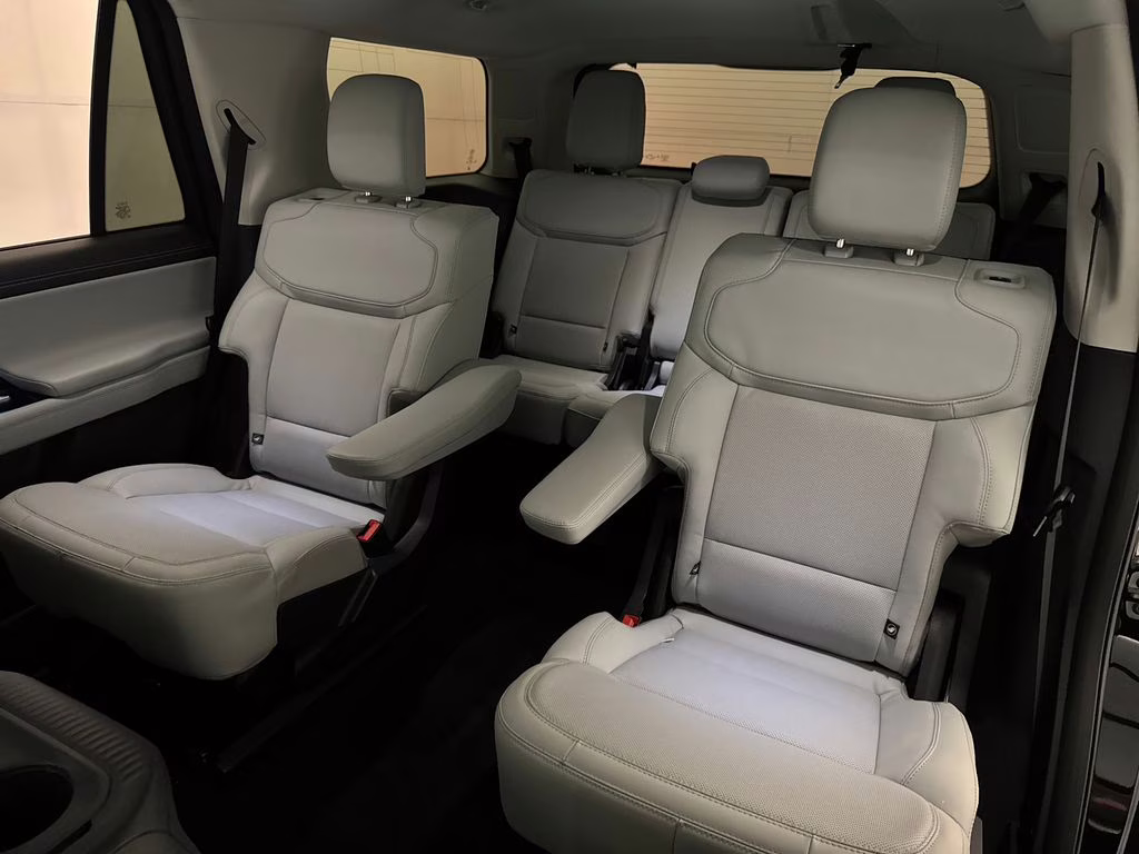 2026 Agate Black Metallic Ford Expedition Platinum 4X4 SUV