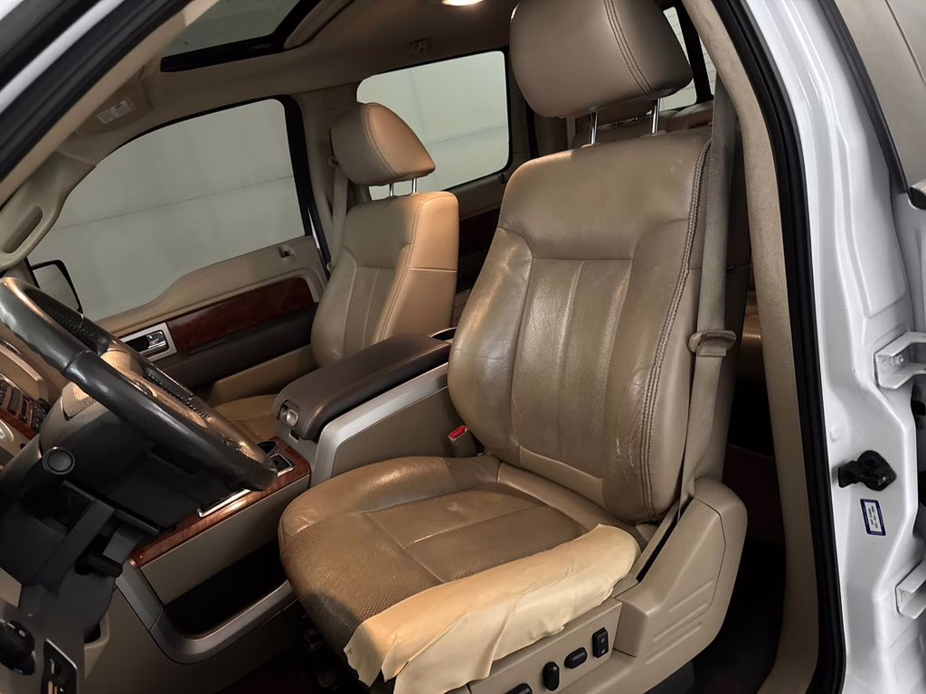 2010 Oxford White Ford F-150 Lariat RWD Truck