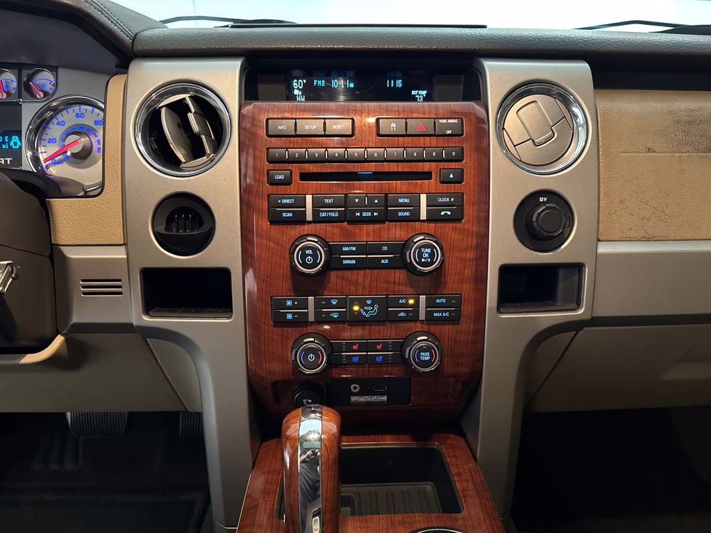2010 Oxford White Ford F-150 Lariat RWD Truck