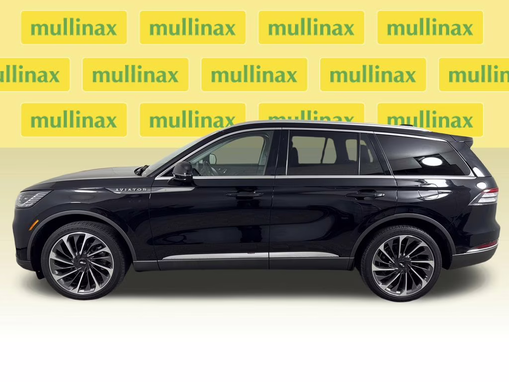 2025 Infinite Black Metallic Clearcoat Lincoln Aviator Reserve AWD SUV