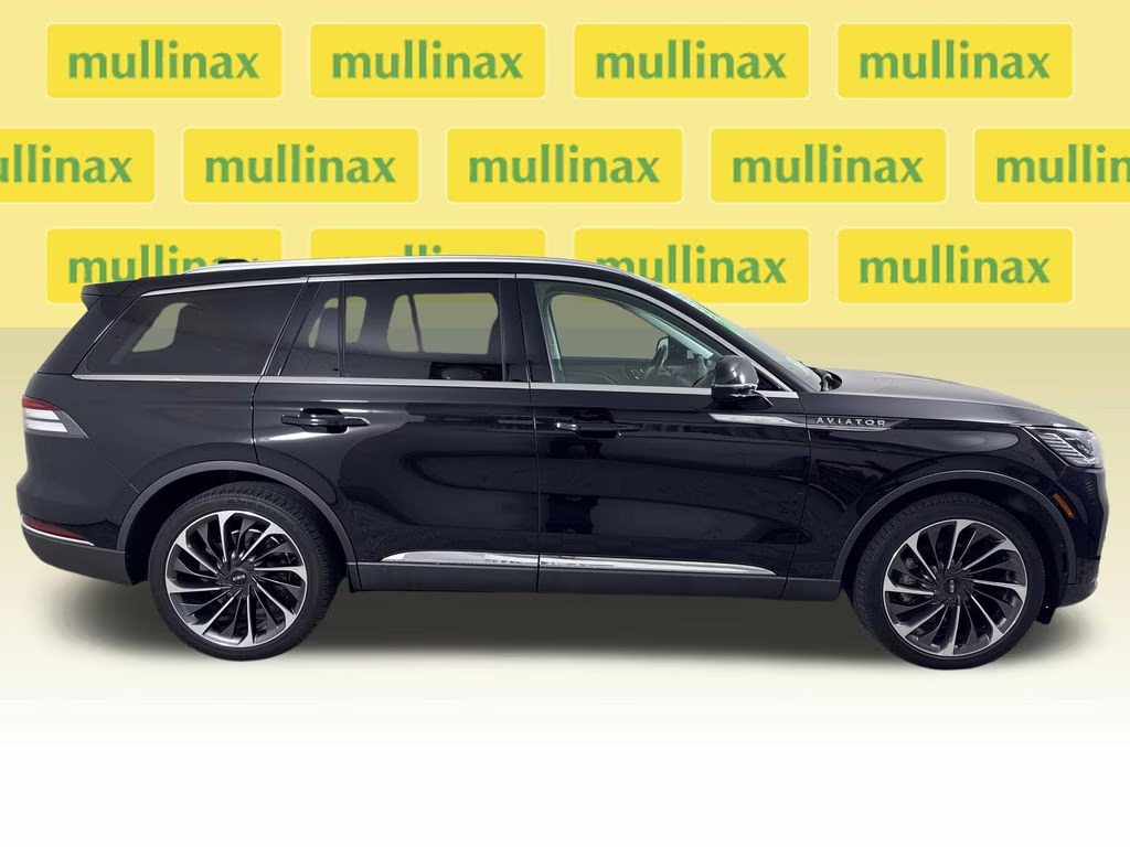 2025 Infinite Black Metallic Clearcoat Lincoln Aviator Reserve AWD SUV