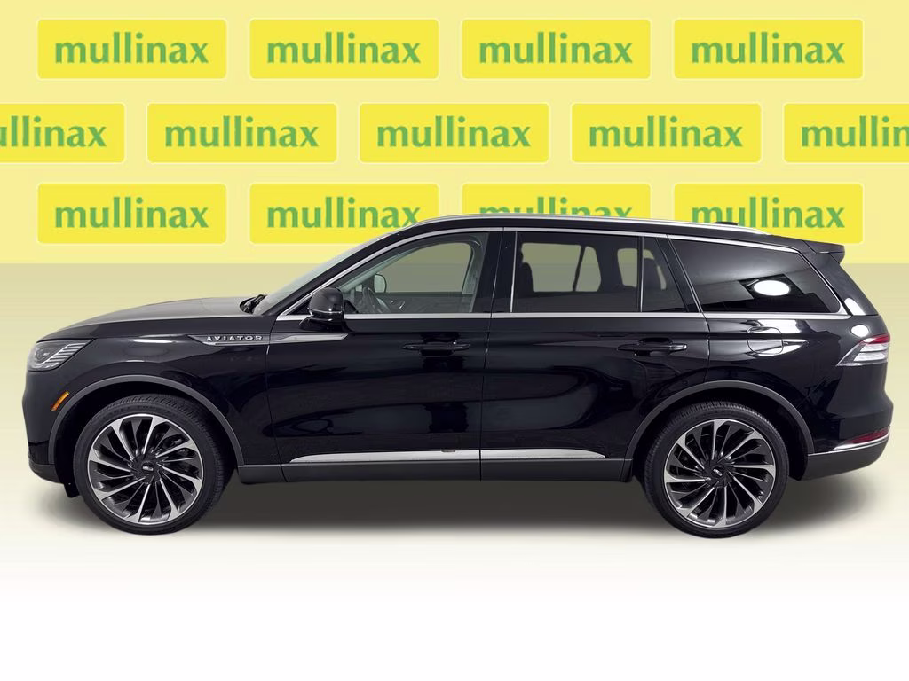 2025 Infinite Black Metallic Clearcoat Lincoln Aviator Reserve AWD SUV
