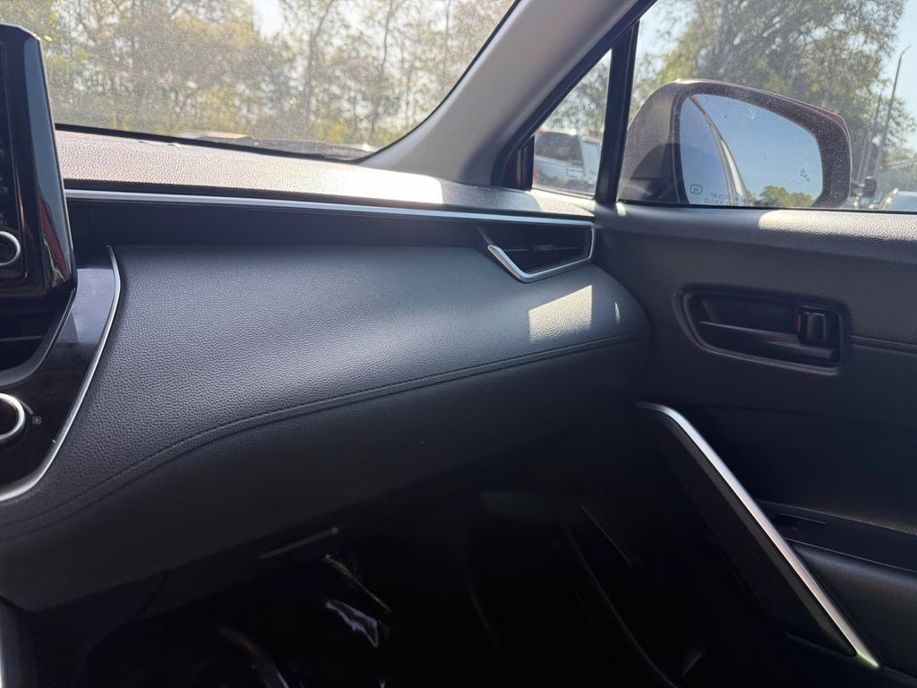 2022 Barcelona Red Metallic Toyota Corolla Cross LE FWD SUV