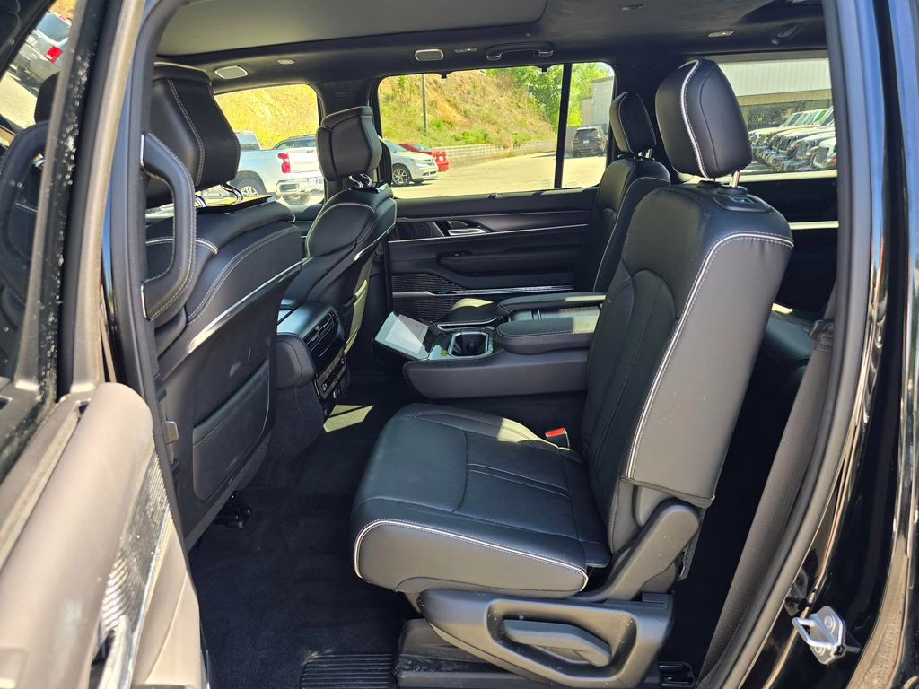 2024 Diamond Black Crystal Pearlcoat Jeep Grand Wagoneer Series II 4X4 SUV