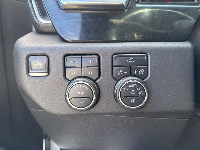 2023 Summit White Chevrolet Silverado 1500 LT Trail Boss 4X4 Truck