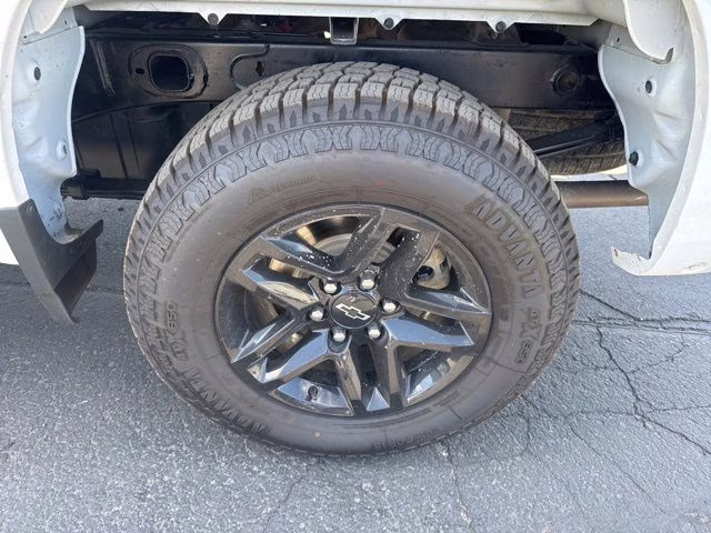 2023 Summit White Chevrolet Silverado 1500 LT Trail Boss 4X4 Truck