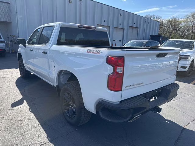 2023 Summit White Chevrolet Silverado 1500 LT Trail Boss 4X4 Truck