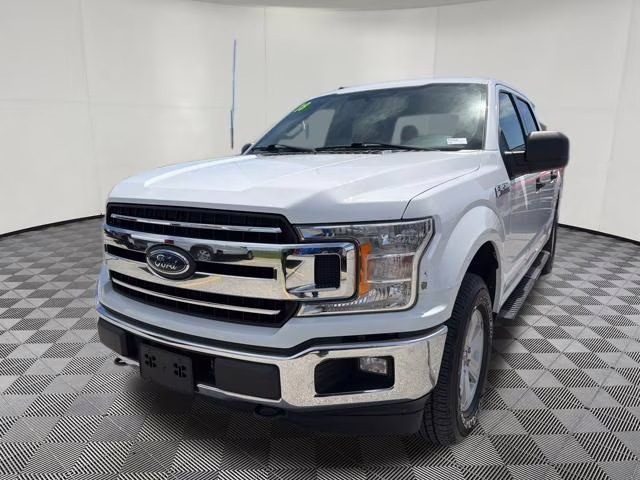 2018 Oxford White Ford F-150 XLT 4X4 Truck