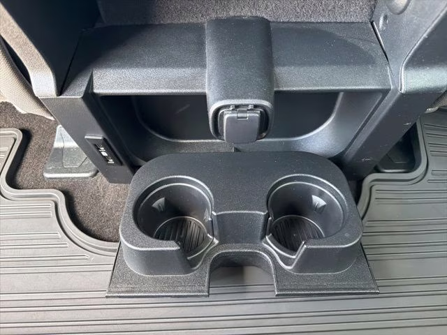 2018 Oxford White Ford F-150 XLT 4X4 Truck