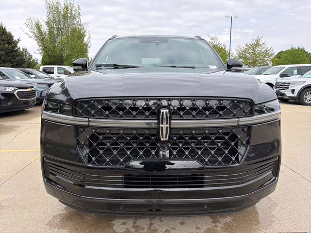 2026 Starlight Gray Premium Colorant Lincoln Navigator Reserve 4X4 SUV