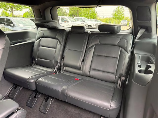 2026 Starlight Gray Premium Colorant Lincoln Navigator Reserve 4X4 SUV