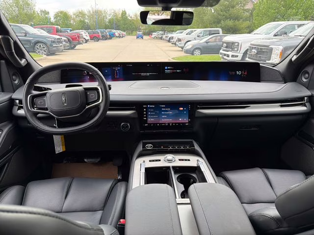 2026 Starlight Gray Premium Colorant Lincoln Navigator Reserve 4X4 SUV