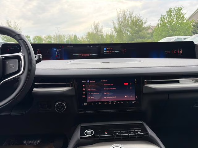 2026 Starlight Gray Premium Colorant Lincoln Navigator Reserve 4X4 SUV