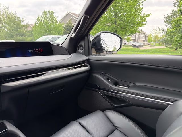 2026 Starlight Gray Premium Colorant Lincoln Navigator Reserve 4X4 SUV
