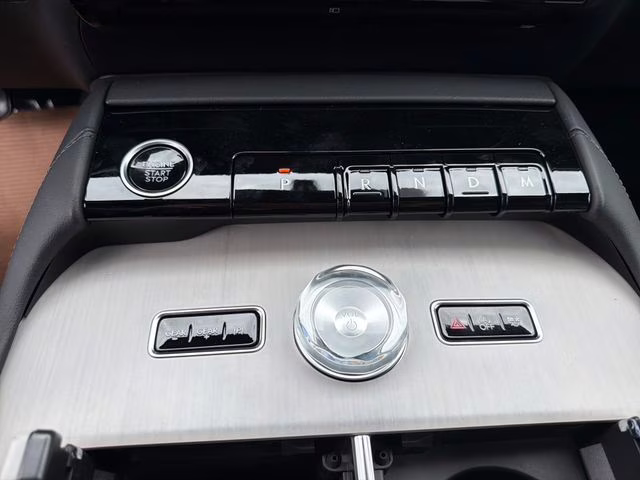 2026 Starlight Gray Premium Colorant Lincoln Navigator Reserve 4X4 SUV