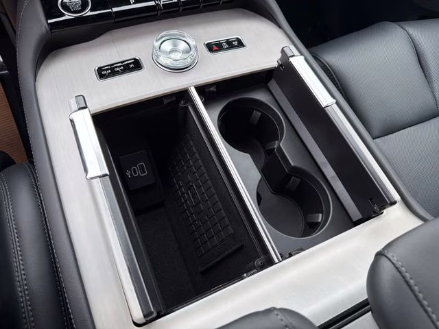 2026 Starlight Gray Premium Colorant Lincoln Navigator Reserve 4X4 SUV