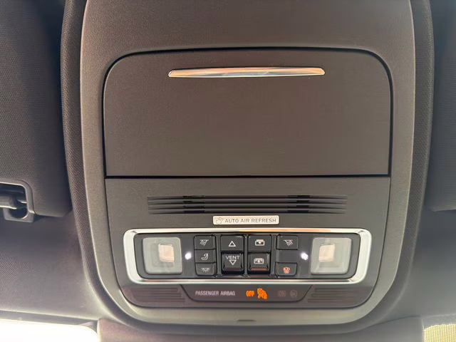 2026 Starlight Gray Premium Colorant Lincoln Navigator Reserve 4X4 SUV