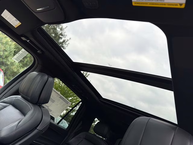 2026 Starlight Gray Premium Colorant Lincoln Navigator Reserve 4X4 SUV