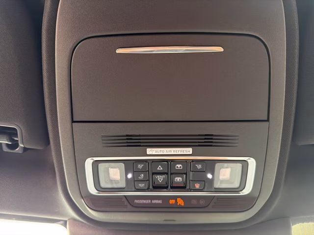 2026 Starlight Gray Premium Colorant Lincoln Navigator Reserve 4X4 SUV