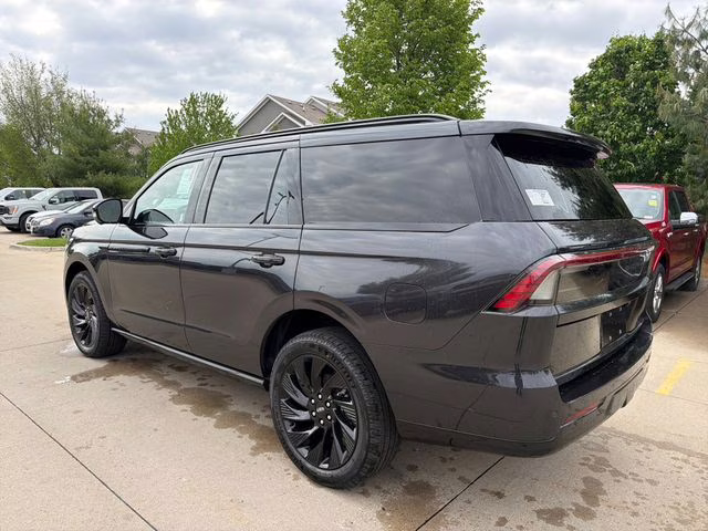 2026 Starlight Gray Premium Colorant Lincoln Navigator Reserve 4X4 SUV
