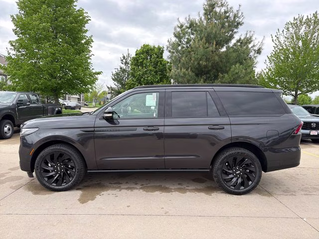 2026 Starlight Gray Premium Colorant Lincoln Navigator Reserve 4X4 SUV