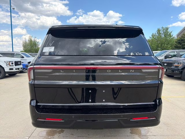 2026 Infinite Black Metallic Clearcoat Lincoln Navigator L Reserve 4X4 SUV