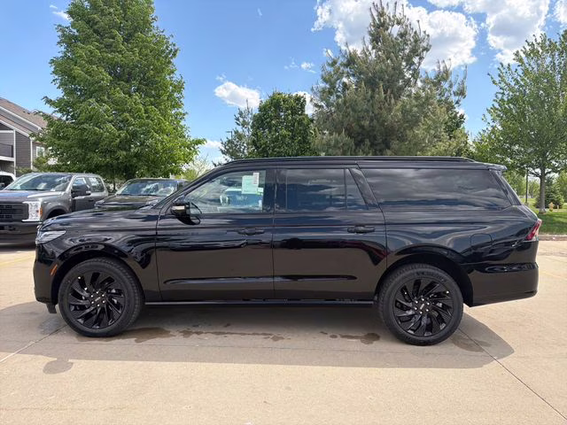 2026 Infinite Black Metallic Clearcoat Lincoln Navigator L Reserve 4X4 SUV
